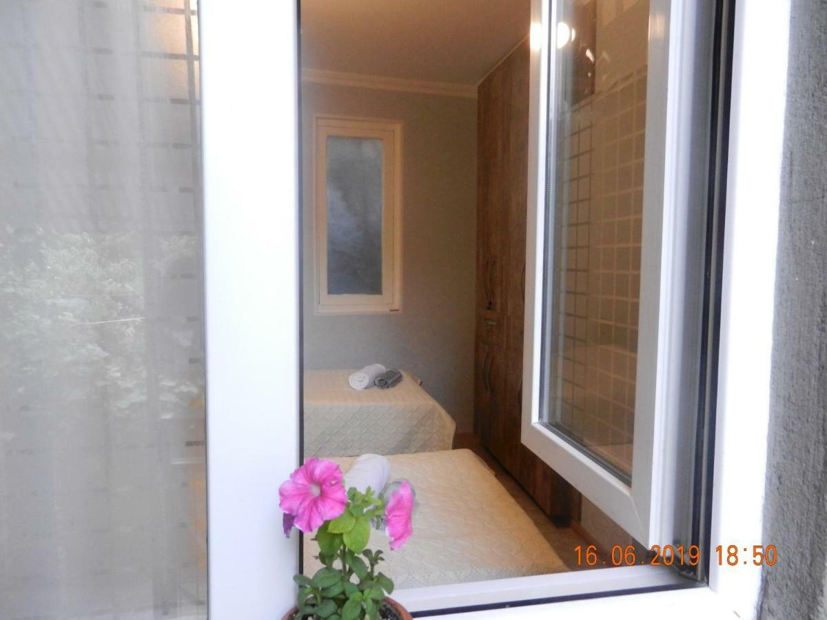 Guest House Katia Tbilisi Exterior foto